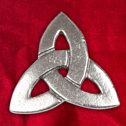 Pin Triquetra in the group Jewellery / Brooches and pins at Handfaste (2753)